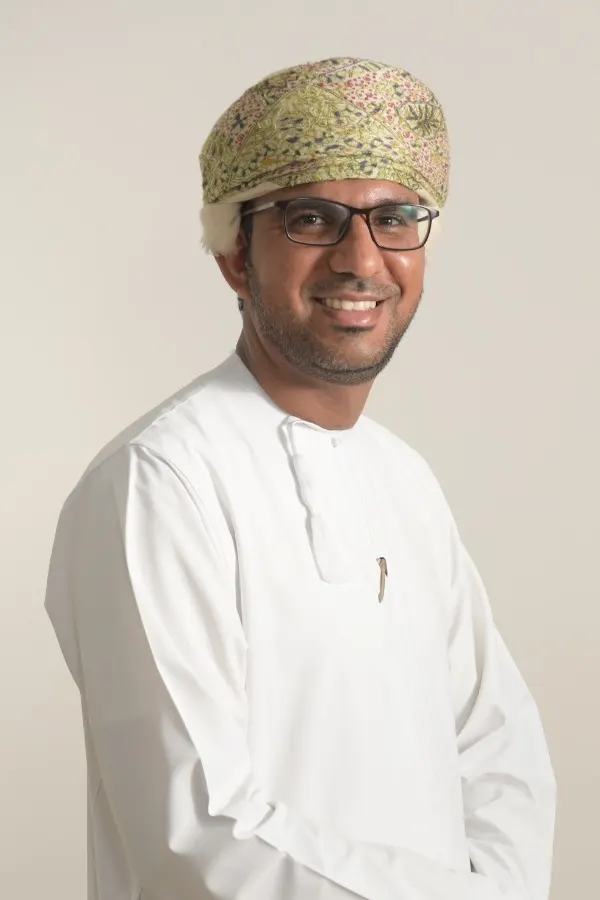 وارث بن خليفة  الخروصي (نائب رئيس المكتب / محامـــي استئناف)